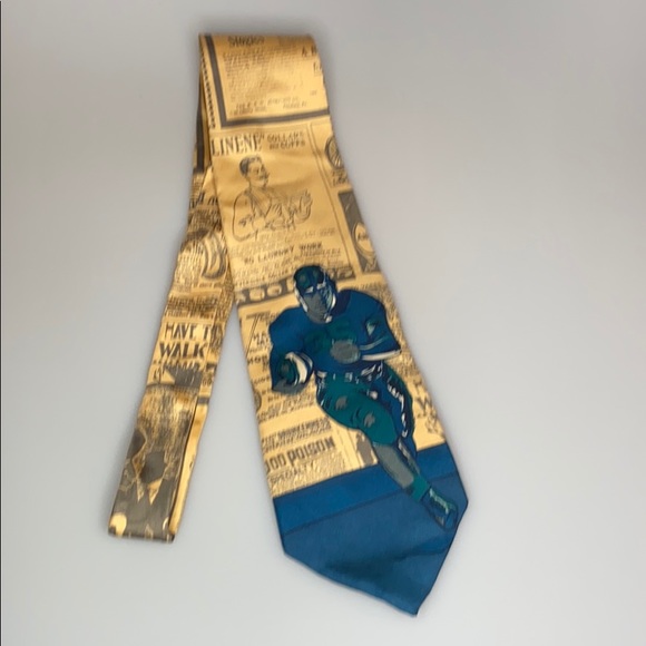 Spencer Lowe necktie vintage football themed - Picture 2 of 4